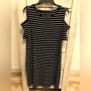 Black House - White Market - stripped cut out sleeve - size Large